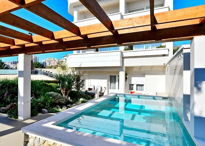 Palace Lidija, - Blue Lagoon Apartment Split